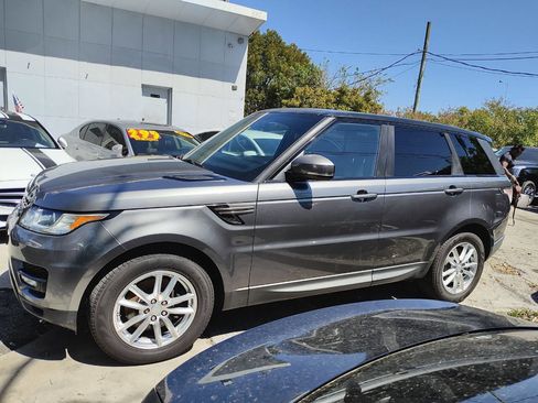 Used 2015 Land Rover Range Rover Sport SE image 6