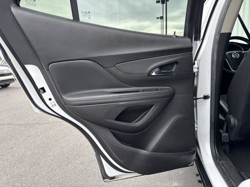 Used 2021 Buick Encore Preferred image 17