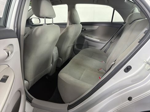 Used 2013 Toyota Corolla LE image 10