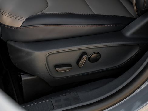 Used 2025 Ford Maverick Lariat w/ 4K Tow Package image 39