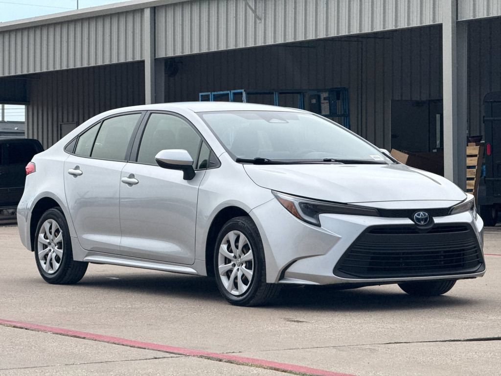 Certified 2025 Toyota Corolla LE FWD image 8