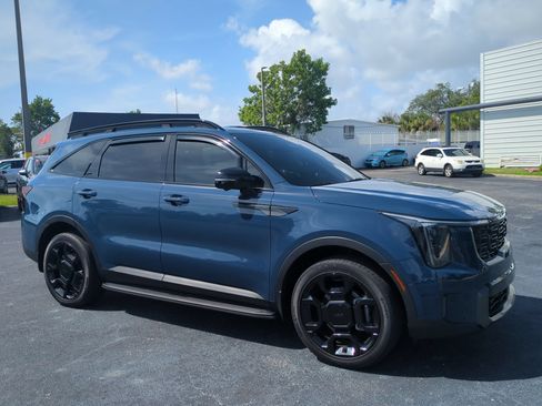 Used 2025 Kia Sorento SX AWD/4WD image 2