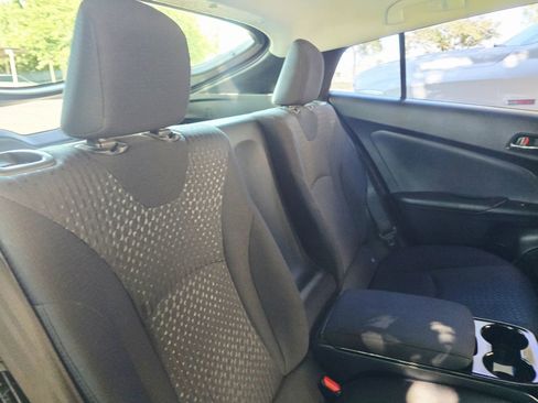 Used 2018 Toyota Prius Prime Premium image 31