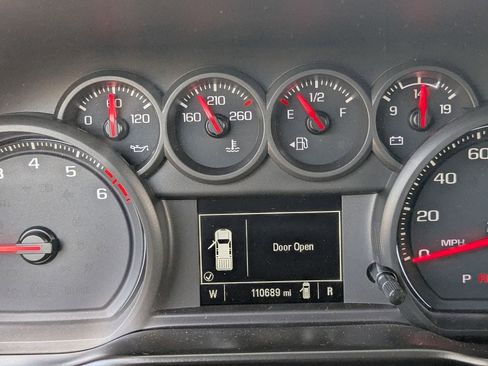 Used 2020 Chevrolet Silverado 1500 Custom w/ Custom Value Package RWD image 29