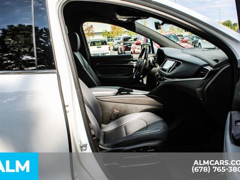 Used 2024 Buick Enclave Premium image 22