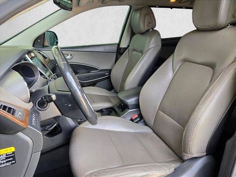 Used 2017 Hyundai Santa Fe FWD image 10