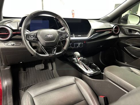 Used 2025 Chevrolet Trax RS w/ Driver Confidence Package image 19