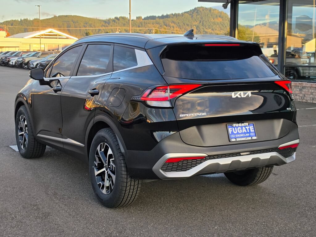 Used 2023 Kia Sportage EX AWD/4WD image 8