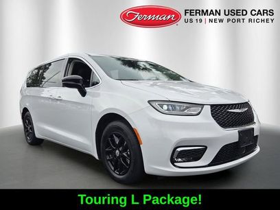 Used 2024 Chrysler Pacifica Touring-L