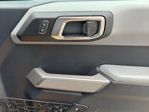 Used 2022 Ford Bronco Black Diamond image 26