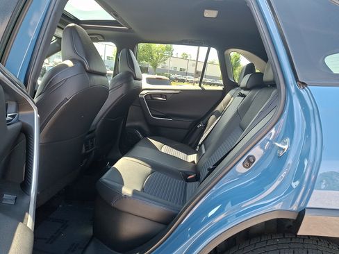 Used 2022 Toyota RAV4 XSE w/ XSE Grade Weather Package AWD/4WD image 10