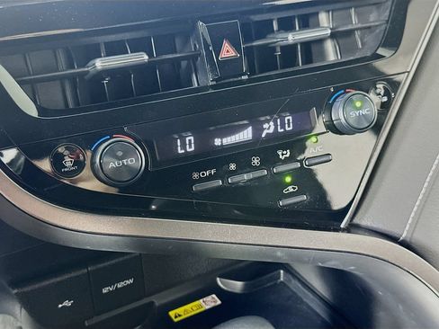 Used 2022 Toyota Camry XSE FWD image 25
