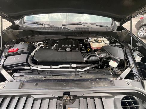 Used 2024 Chevrolet Silverado 1500 LT AWD/4WD image 10