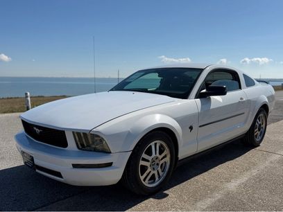 Used 2008 Ford Mustang DELUXE COUPE