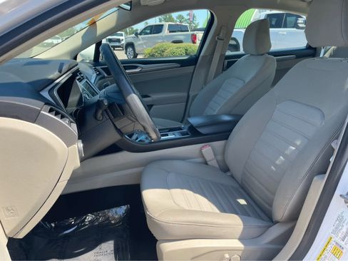 Used 2020 Ford Fusion SE AWD/4WD image 12