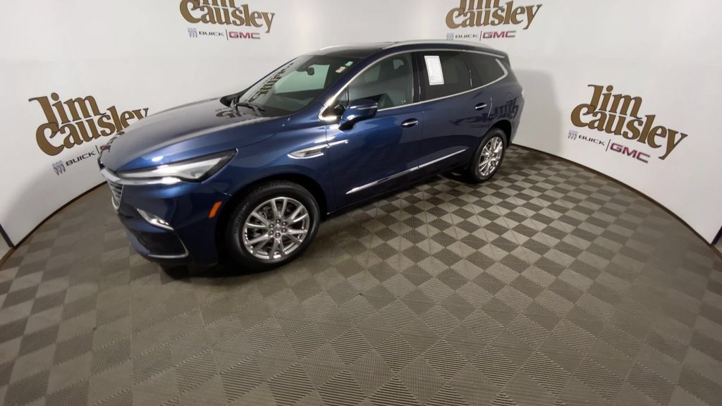 Used 2024 Buick Enclave Essence w/ Experience Buick Package FWD image 4