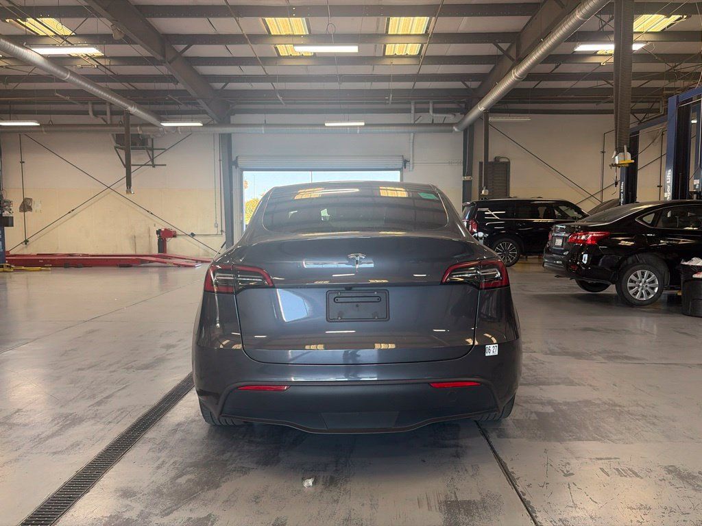 Used 2023 Tesla Model Y 2WD image 5