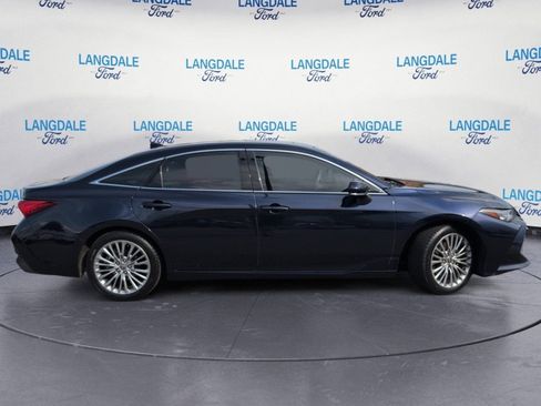 Used 2022 Toyota Avalon Limited w/ Advanced Safety Package FWD image 3