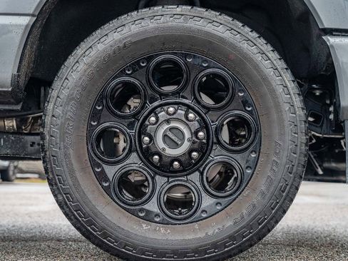 Certified 2025 Ford F250 Lariat w/ Black Appearance Package image 9