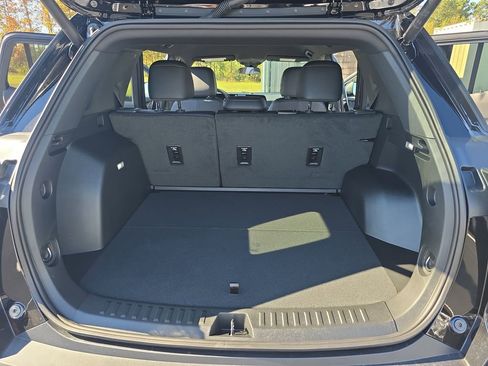 New 2026 Chevrolet Equinox LT w/ Convenience Package II image 12