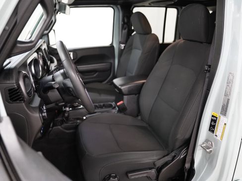 Used 2023 Jeep Wrangler Unlimited AWD/4WD image 4