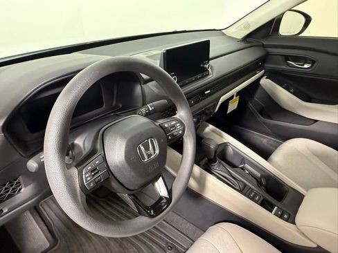 Used 2025 Honda Accord SE image 16