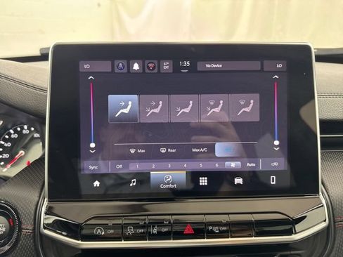 Used 2025 Jeep Compass Trailhawk AWD/4WD image 35