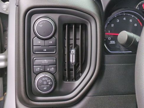 Certified 2022 Chevrolet Silverado 2500 Custom w/ Custom Value Package AWD/4WD image 17