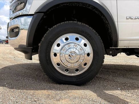 New 2026 RAM 5500 4x4 Regular Cab image 9