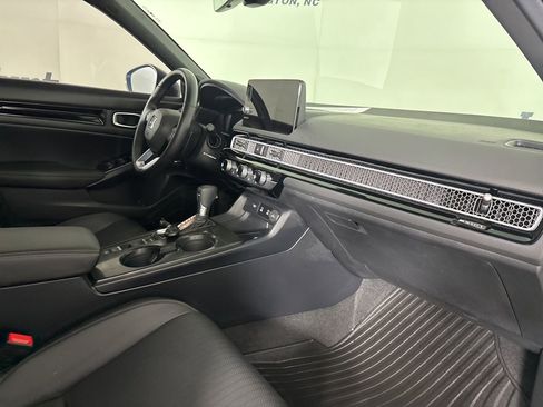 Used 2025 Honda Civic Sport image 29