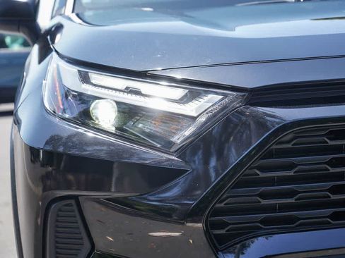 Used 2025 Toyota RAV4 LE AWD/4WD image 10