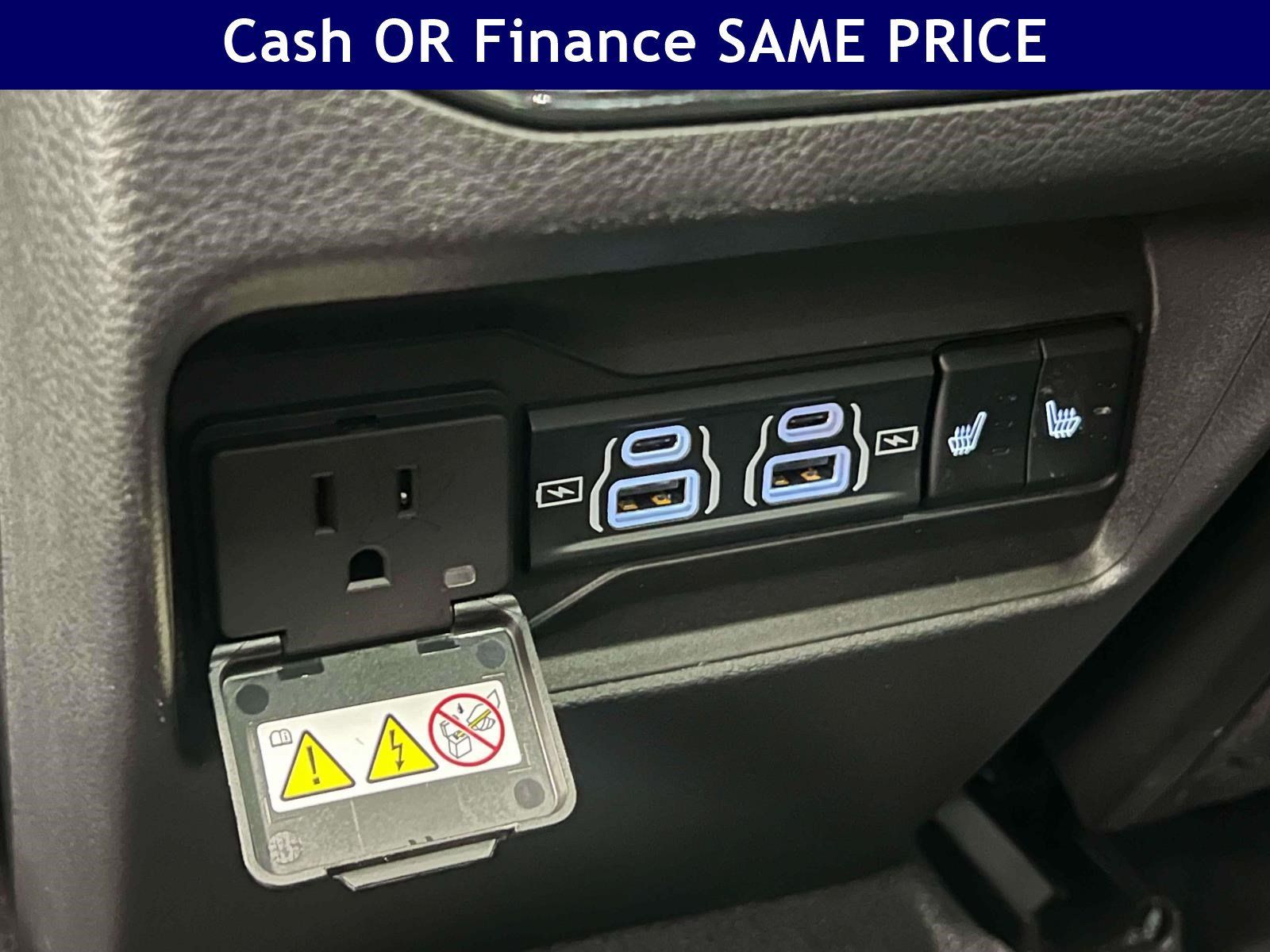 Used 2023 Jeep Grand Cherokee Limited AWD/4WD image 16