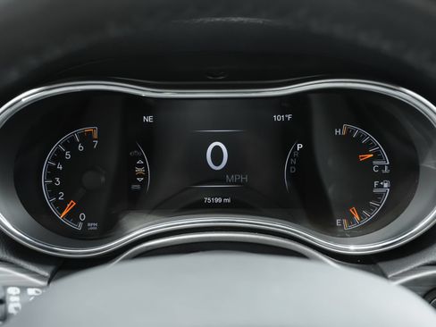 Used 2019 Jeep Grand Cherokee Altitude RWD image 10