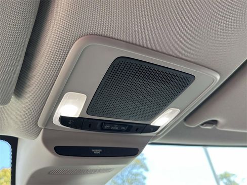 Certified 2023 Honda HR-V LX image 28