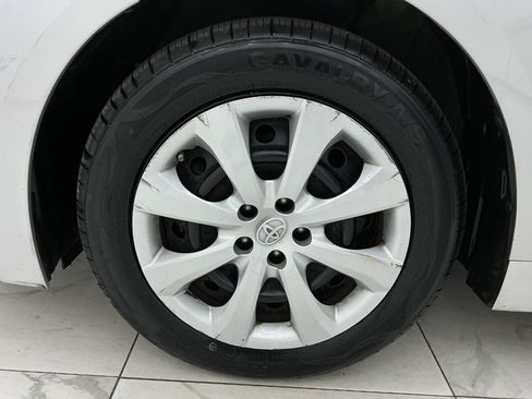 Used 2021 Toyota Corolla LE FWD image 43
