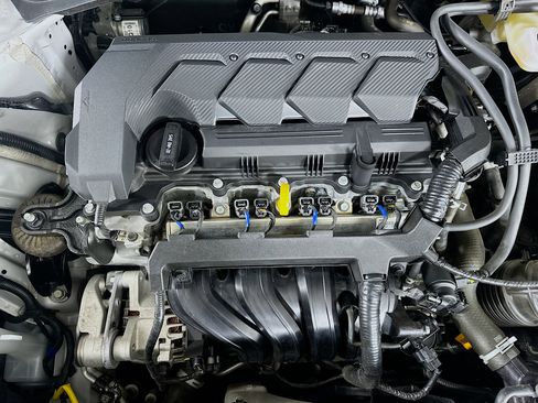 Used 2025 Hyundai Venue SEL image 32