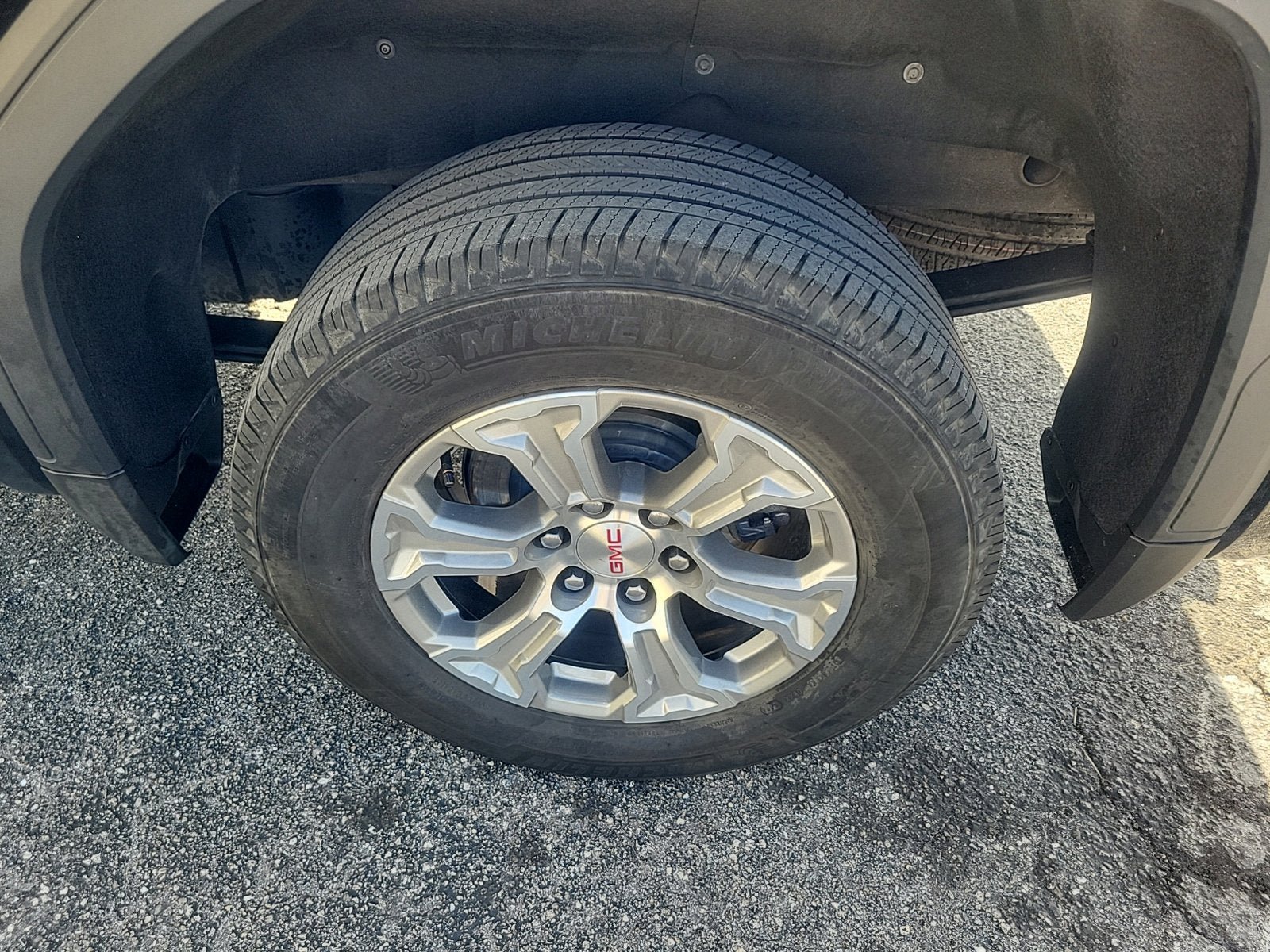 Certified 2025 GMC Sierra 1500 SLT RWD image 10