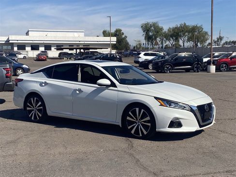 Used 2020 Nissan Altima 2.5 Platinum image 9