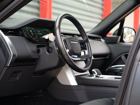 Used 2024 Land Rover Range Rover Long Wheelbase Autobiography image 3