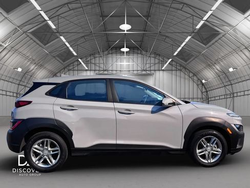 Used 2023 Hyundai Kona SE FWD image 4