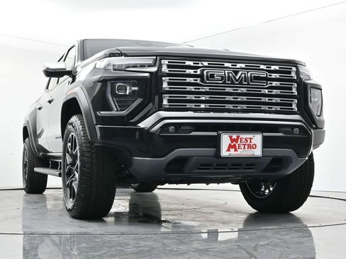 New 2026 GMC Canyon Denali w/ LPO, Denali Black Edition image 30