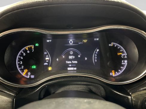 Used 2014 Jeep Grand Cherokee Overland w/ Advanced Technology Group AWD/4WD image 19