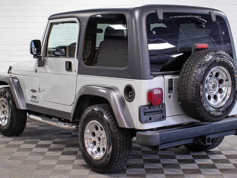 Used 2004 Jeep Wrangler X w/ Convenience Group AWD/4WD image 5