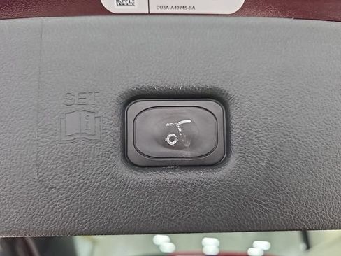 Used 2018 Lincoln MKX Select w/ Select Plus Package AWD/4WD image 34