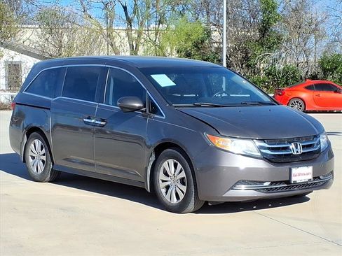 Used 2016 Honda Odyssey SE image 3
