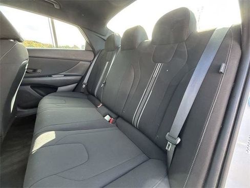 Used 2025 Hyundai Elantra Sport image 21