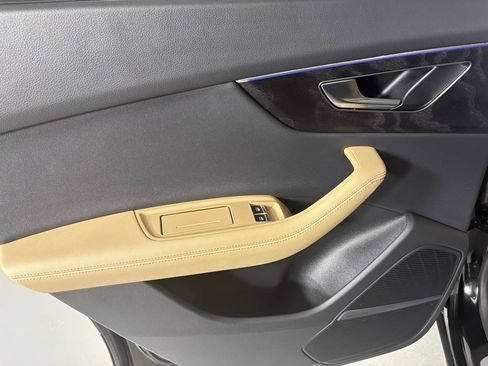 Used 2025 Audi Q8 Prestige image 34