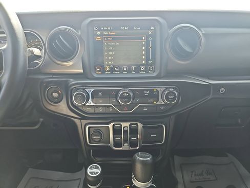 Used 2021 Jeep Gladiator Sport AWD/4WD image 25
