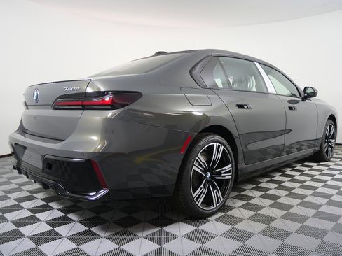 New 2026 BMW 750e xDrive w/ Executive Package image 3