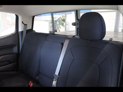 Used 2022 Chevrolet Colorado LT w/ Safety Package AWD/4WD image 17